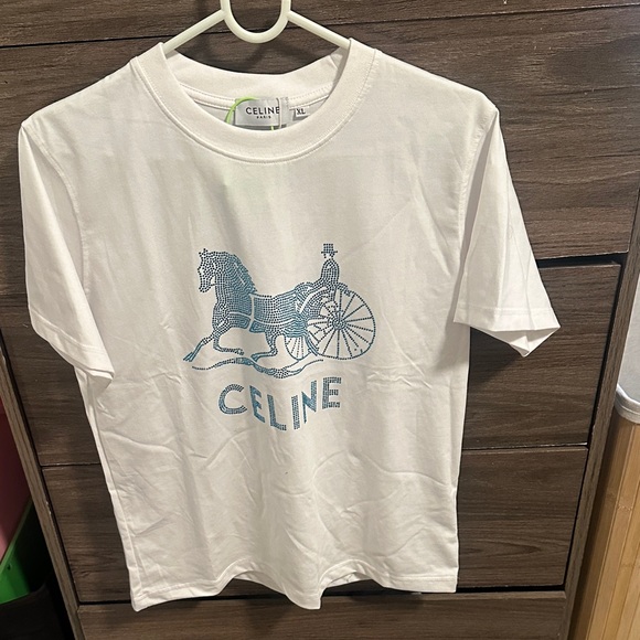 White Tee with Blue Horse Carriage Design size L - Picture 1 of 4